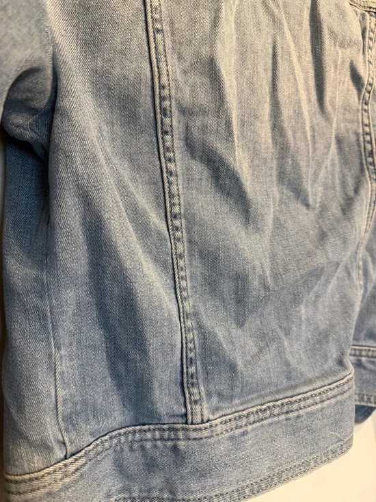 The Limited Light Wash Denim Jacket - Picture 5 of 7
